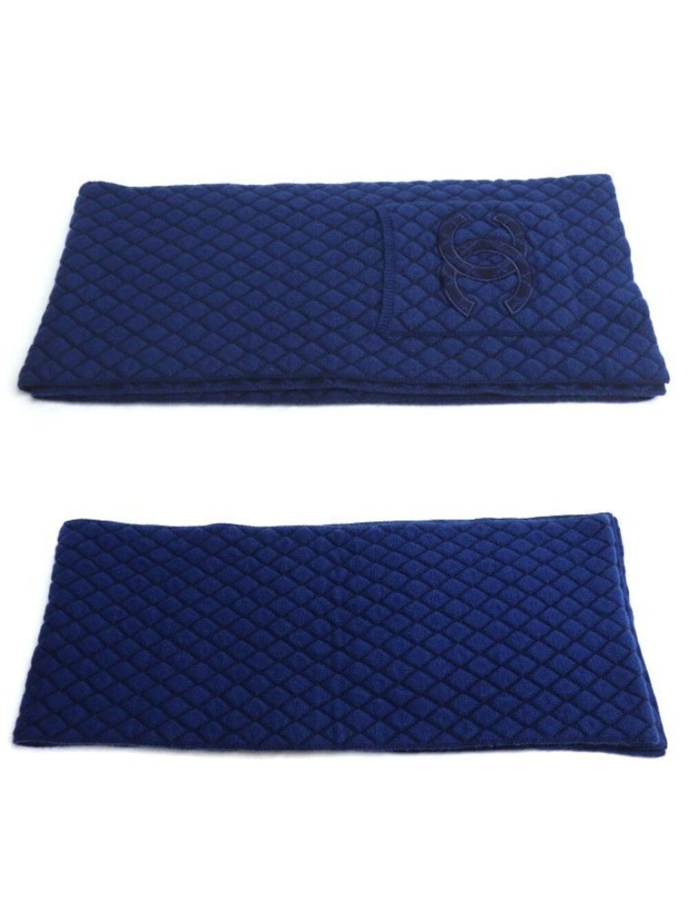 Chanel Large Quilted Scarf with Pocket Blue - Picture 2 of 4